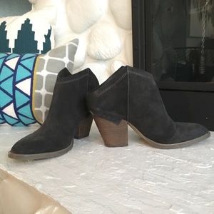 ANTHROPOLIGIE Dolce Vita Haku booties size 9.5